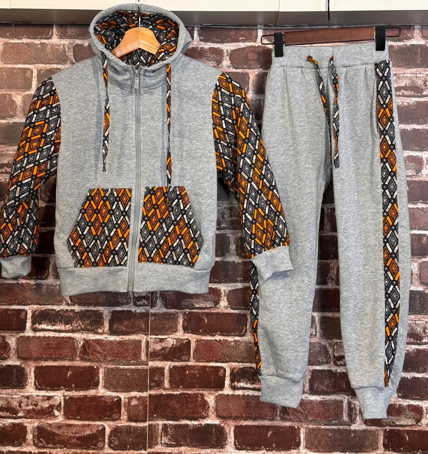 Ensemble jogging fille ou garçon - Taille 8 ans - gris et wax orange